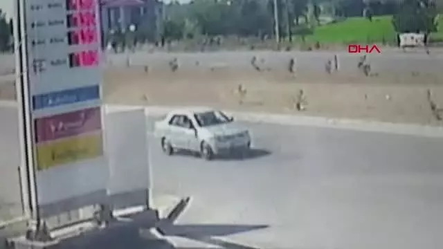 Son dakika haber | MOTOSİKLET SÜRÜCÜSÜNÜN ÖLDÜĞÜ KAZA KAMERADA