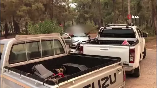 Orman nöbetindeki vatandaşlar, keçiboynuzu hırsızlarını yakaladı