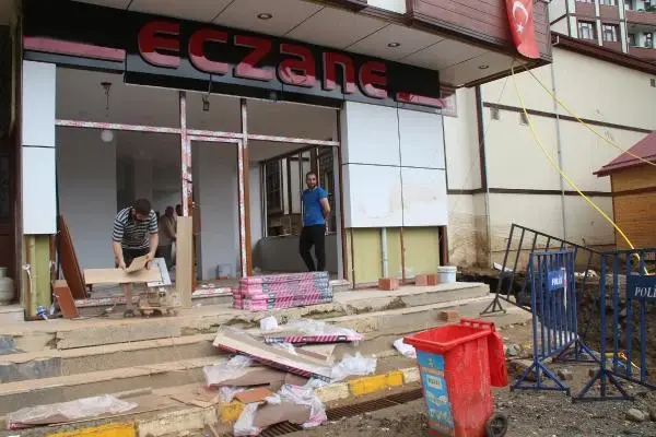 RİZE VE ARTVİN'DE SELİN İZLERİ SİLİNİYOR, KAYIP 2 KİŞİ ARANIYOR