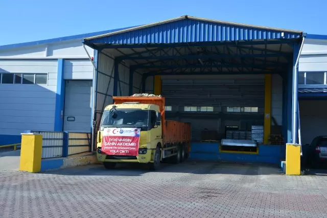 Orman yangını ile mücadele eden Marmaris'e içme suyu desteği