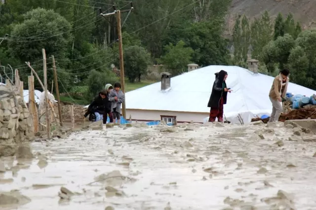 Sel felaketinden son anda kurtarılan kadın konuştu: Hiçbir şeyimiz kalmadı