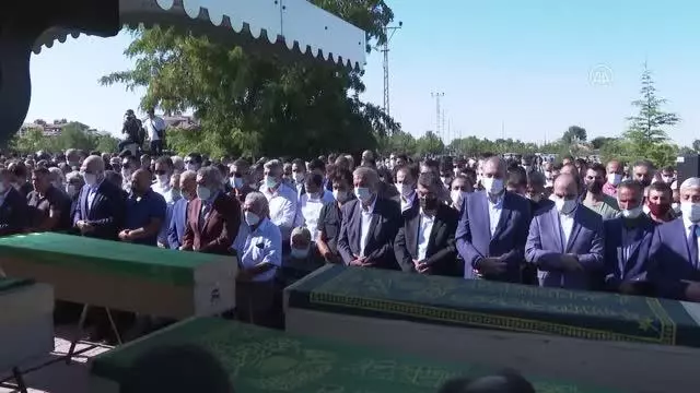 Son dakika! Silahlı saldırıda öldürülen 7 kişinin cenazesi toprağa verildi (2)
