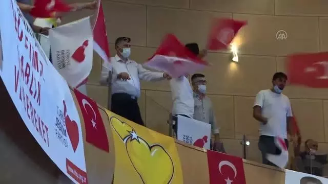 TDP Genel Başkanı Sarıgül, partisinin İzmir 1. Olağan Kongresi'ne katıldı