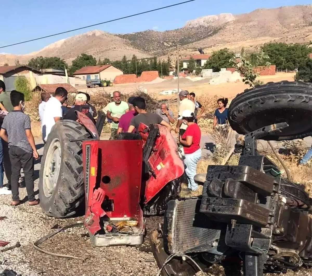 Tırın çarptığı traktör ikiye ayrıldı: 1 ağır yaralı