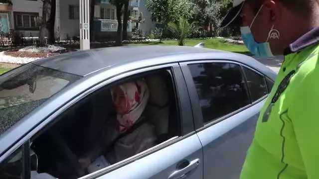 Son dakika haberleri! Trafik polisleri kadın sürücülere ve motosikletlilere yönelik farkındalık etkinliği düzenledi