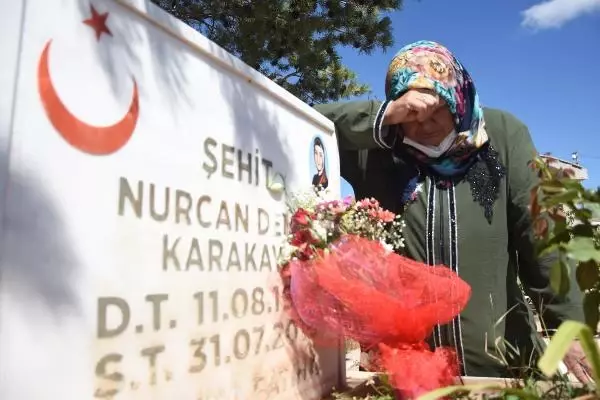 TÜRKİYE'NİN ŞEHİT BEBEĞİ BEDİRHAN VE ANNESİ, MEZARI BAŞINDA ANILDI