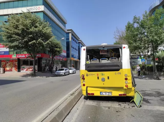 Ümraniye'de kamyonla özel halk otobüsü çarpıştı