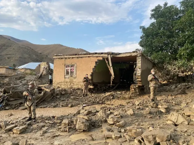 Sel felaketinden son anda kurtarılan kadın konuştu: Hiçbir şeyimiz kalmadı