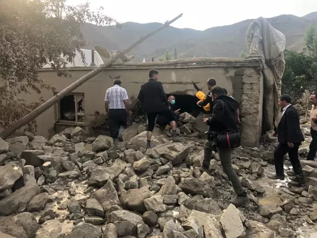 Sel felaketinden son anda kurtarılan kadın konuştu: Hiçbir şeyimiz kalmadı