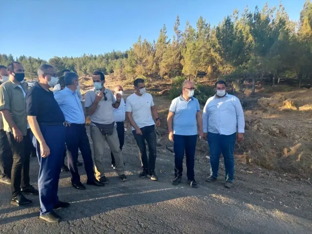 Yangın bölgesinde freni boşalan itfaiye aracı tıra çarptı, iki itfaiye eri yaralandı