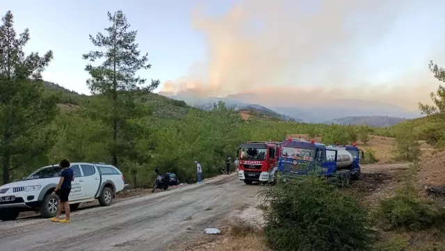 Yangın bölgesinde freni boşalan itfaiye aracı tıra çarptı, iki itfaiye eri yaralandı