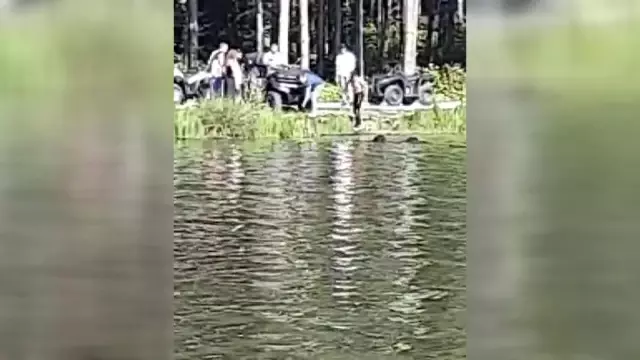 ATV ile göle uçtular: 2 yaralı ATV ile göle uçtular: 2 yaralı
