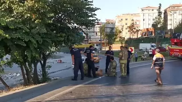 Avcılar'da göreve giderken devrilen itfaiye aracındaki 2 personel yaralandı