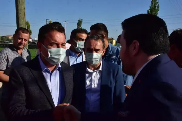 BABACAN, ÖLDÜRÜLEN 7 KİŞİNİN AİLESİNİ ZİYARET ETTİ