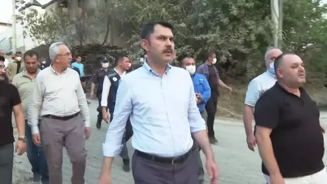 Bakan Kurum, orman yangınında zarar gören alanlarda incelemeler yaptı