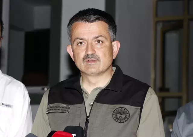 Bakan Pakdemirli, tahliyelerde yaşanan en büyük zorluğu paylaştı: Vatandaşları zorla ikna ediyoruz