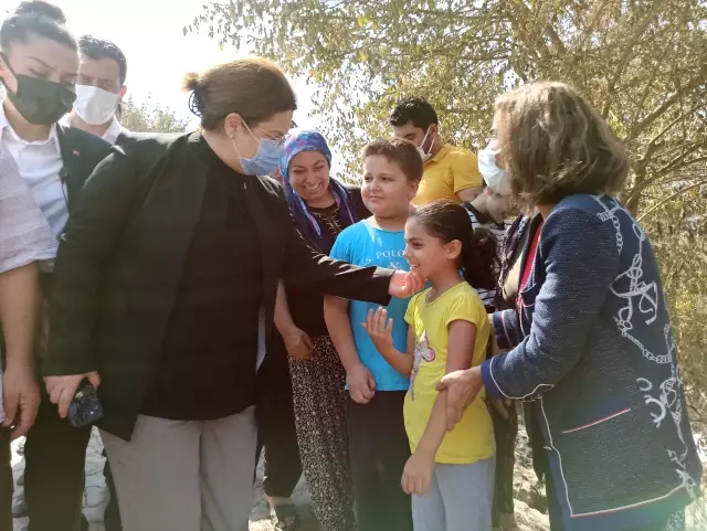 Bakan Yanık, Osmaniye'de orman yangınında zarar gören alanlarda incelemede bulundu Açıklaması