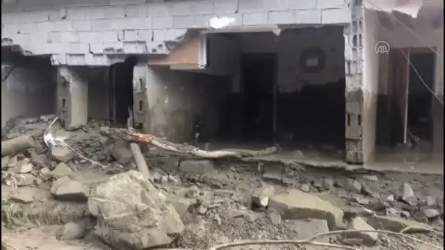 Başkale'deki selde 6 ev yıkıldı 30 evde hasar oluştu