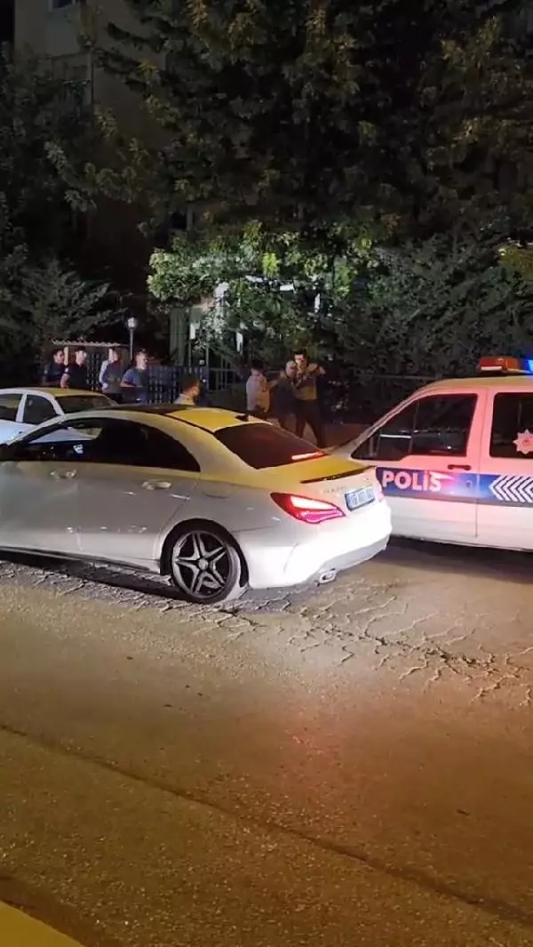 Boşanma aşamasındaki eşini tabancayla vurdu
