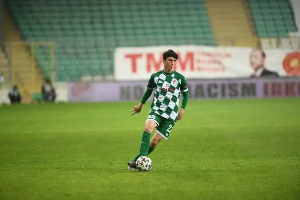 Bursaspor'da Taha Altıkardeş'in sözleşmesi uzatıldı