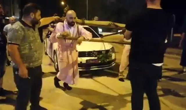 Damada boyunduruk takıp araç çektirdiler