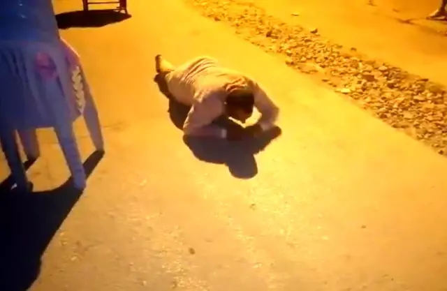 Damada boyunduruk takıp araç çektirdiler