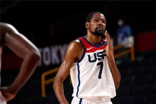 Kevin Durant, milli yıldızı takibe aldı!