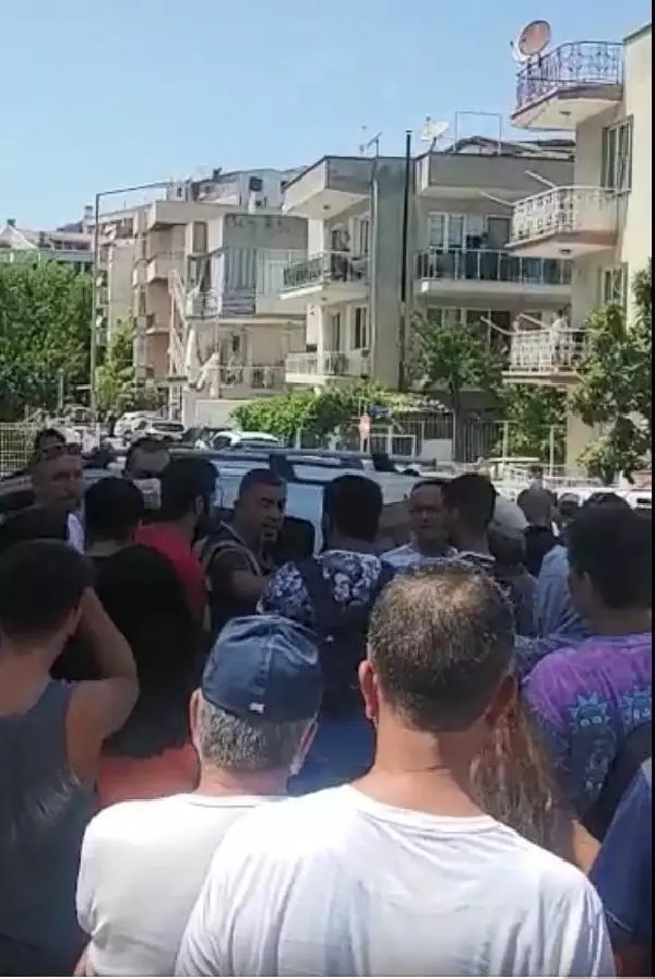 Dolmuş bekleyen kızı arkadan taciz ettiği iddia edilen kişi çevredekiler tarafından linç edilmek istendi