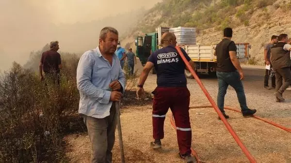 Son dakika haber... MANAVGAT'TAKİ YANGINA VATANDAŞLARDAN BÜYÜK DESTEK