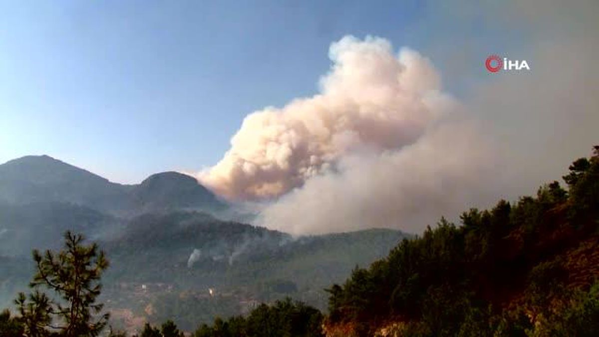 Marmaris'te orman yangını devam ediyor...