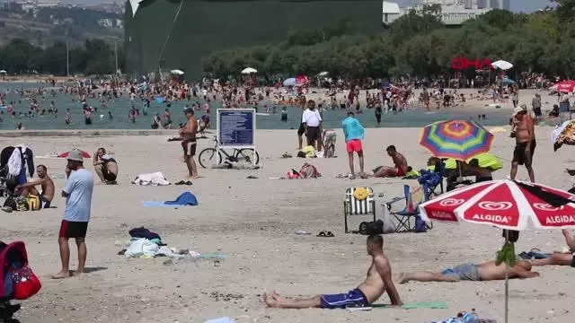 Menekşe Plajı doldu taştı
