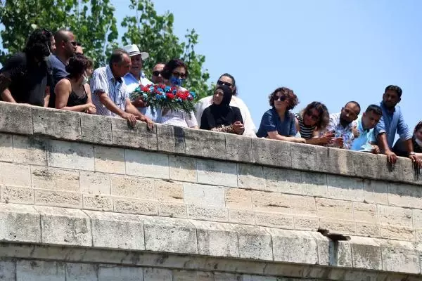 PROF. DR. KYUCHUKOV: 2 AĞUSTOS'TA NAZİLER 4 BİN 300 ROMAN'I FIRINLARA SOKTU