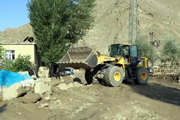 Van'da sele kapılan Kader'in mucizevi kurtuluşu tüyleri diken diken etti! Genç kadın, yaşadığı felaketi anlattı