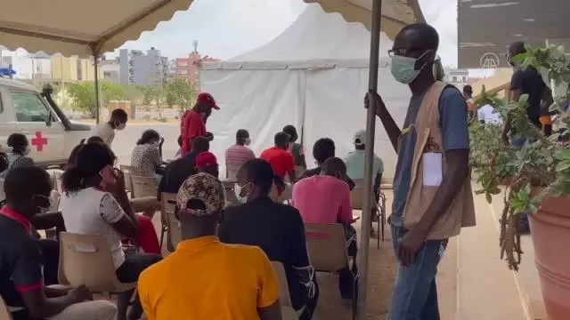 Senegal, Kovid-19 salgınının en zor evresinden aşılamayla kurtulmak istiyor