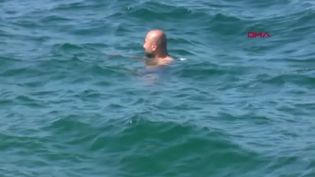 Sıcaktan bunalanlar boğaza akın etti