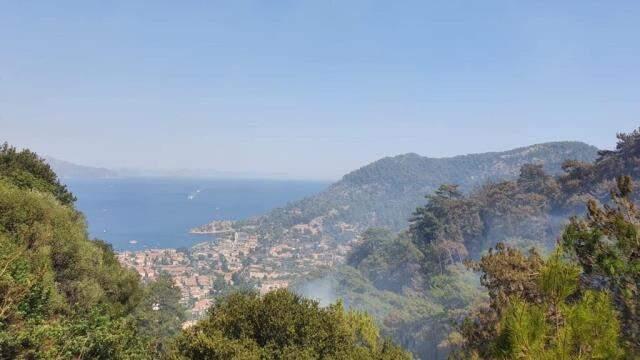 Son Dakika: Milli Savunma Bakanlığı, tahliye çalışmalarına destek vermek amacıyla iki çıkarma gemisini Marmaris'e sevk etti