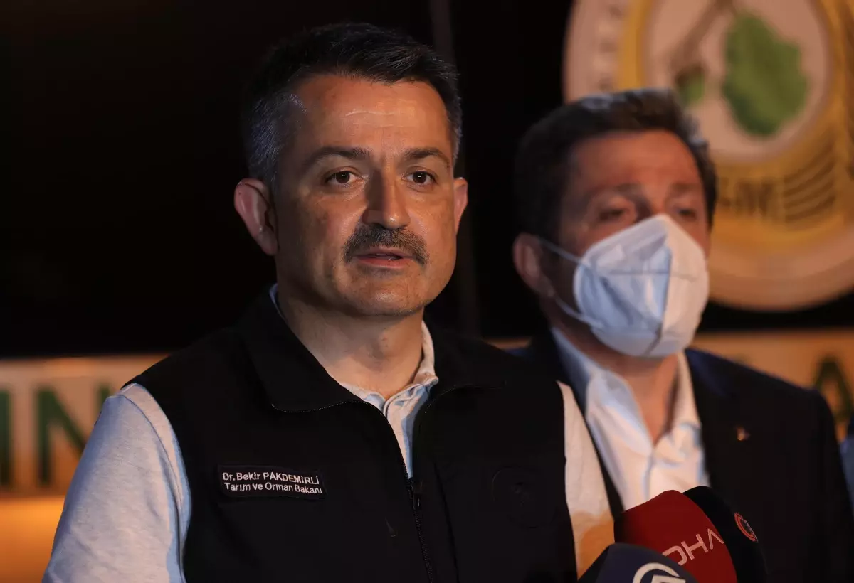 Son Dakika | Tarım ve Orman Bakanı Pakdemirli, Marmaris Yangın Yönetim Merkezinde konuştu: (1)