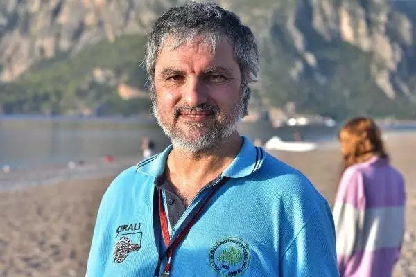 Yangın dumanı ufku kapladı, yavru carettalar yönlerini bulamadı