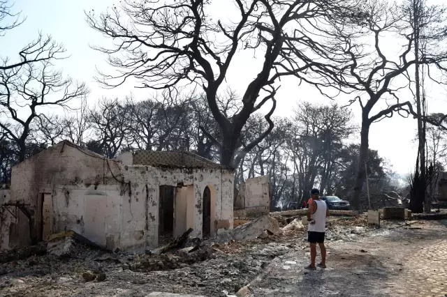 Son dakika haber | Yunanistan'da orman yangınlarıyla mücadele sürüyor