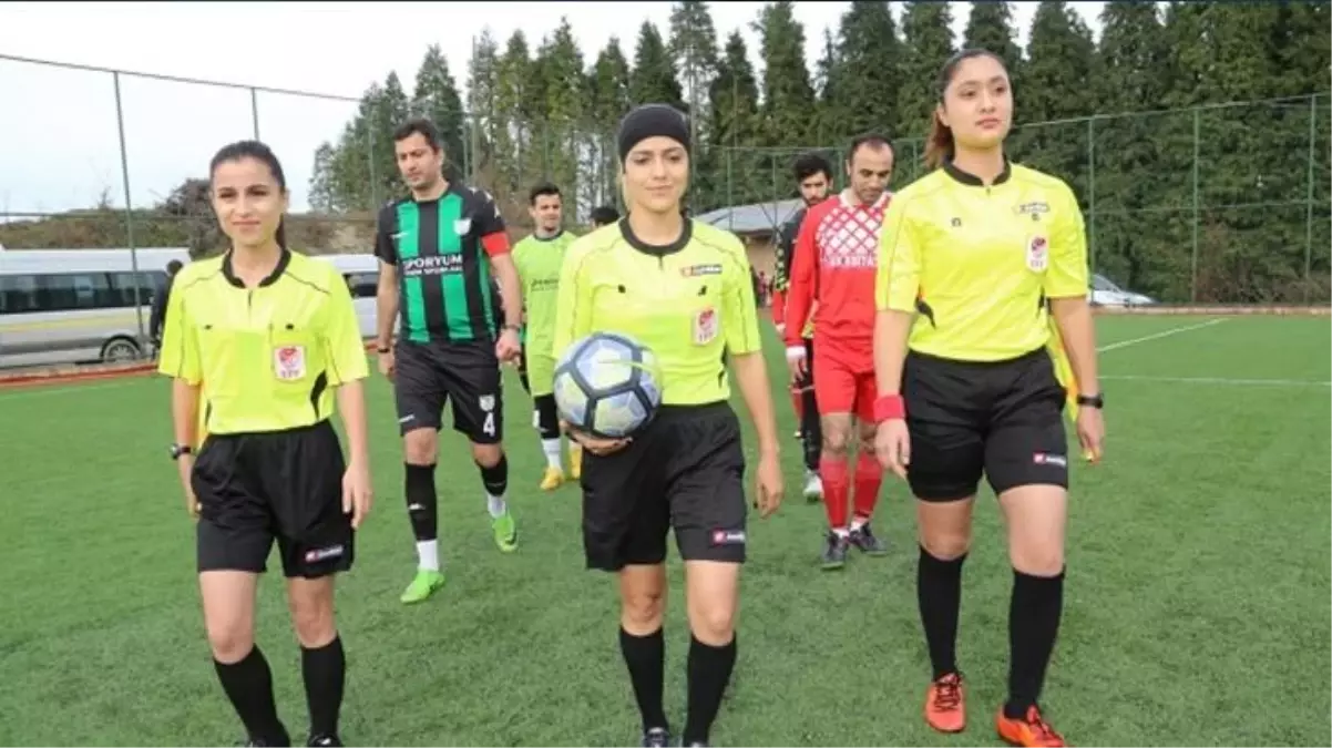 Kadın hakemler, 2023'ten itibaren Süper Lig'de maç yönetecek