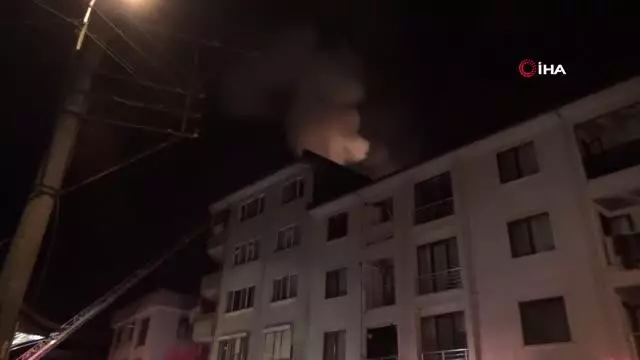 5 katlı binanın çatısı alev alev yandı