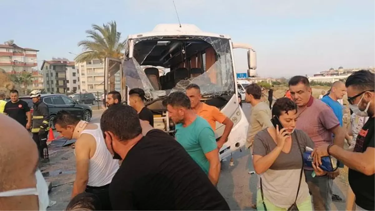 Manavgat'tan bir kötü haber daha! Turistleri taşıyan tur midibüsü devrildi: 3 ölü, 16 yaralı