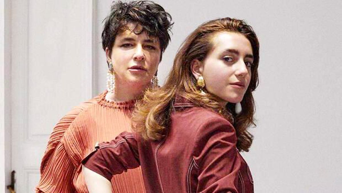 Ayrı odalardan yazışıyoruz! Esra Dermancıoğlu'nun kızı Refia Dermancıoğlu koronavirüse yakalandı