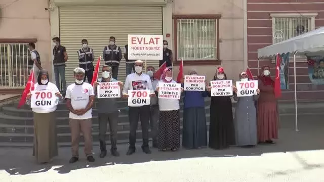 DİYARBAKIR - Diyarbakır anneleri 700 gündür evlatları için nöbette