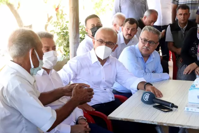Son dakika haberleri... Hazine ve Maliye Bakanı Elvan, orman yangından etkilenen vatandaşlarla buluştu
