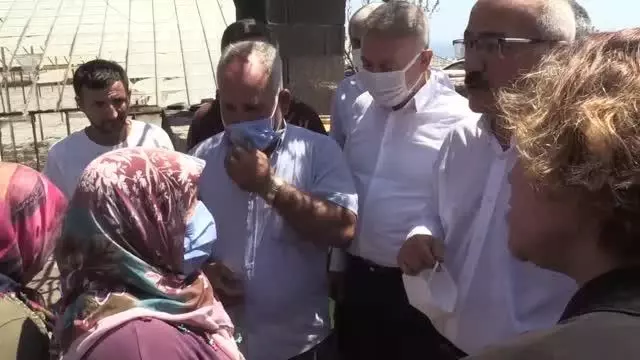 Son dakika haberleri... Hazine ve Maliye Bakanı Elvan, orman yangından etkilenen vatandaşlarla buluştu