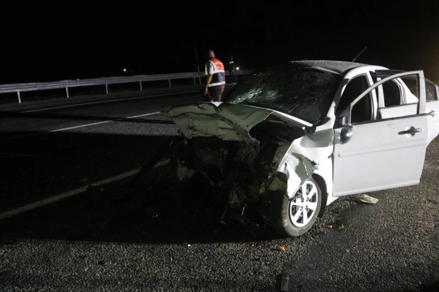 Son dakika haber | İki otomobil kafa kafaya çarpıştı: 3 ölü, 4 yaralı -  Haberler
