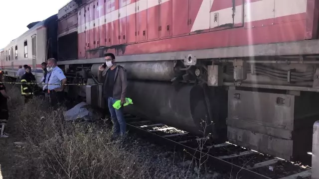 Kars'ta Doğu Ekspres'in altında kalan vatandaş hayatını kaybetti
