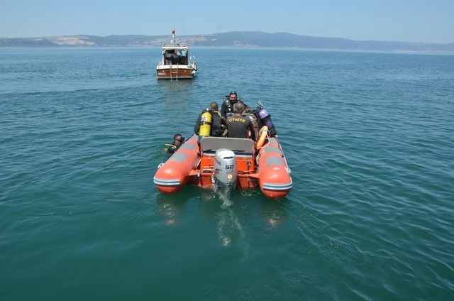 kocaeli de su altindaki emektar vapur musilaj 4 14304555 o