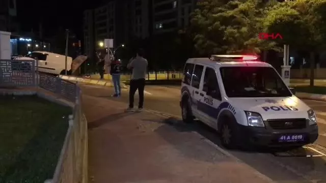 Son dakika gündem: KOCAELİ-KORKULUKLARIN KIRILMASIYLA 2'NCİ KATTAN DÜŞEN KADIN ÖLDÜ